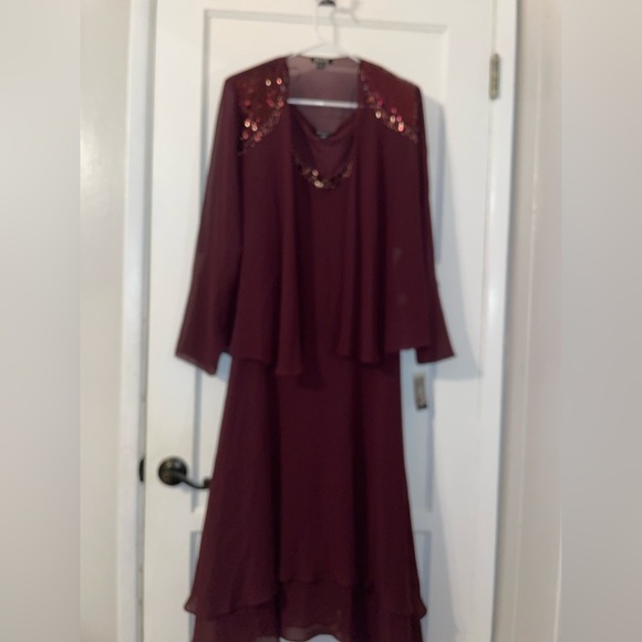 Women’s Burgundy Dress - Picture 6 of 10